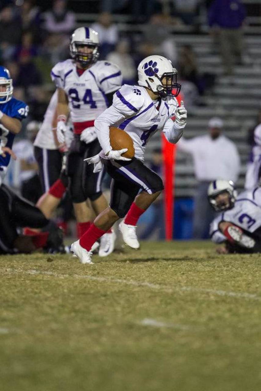 Darlington School Football A competitive edge Tigers’ Trey Edge