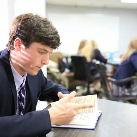 Georgia boarding high schools | schools with academic excellence | Student reading